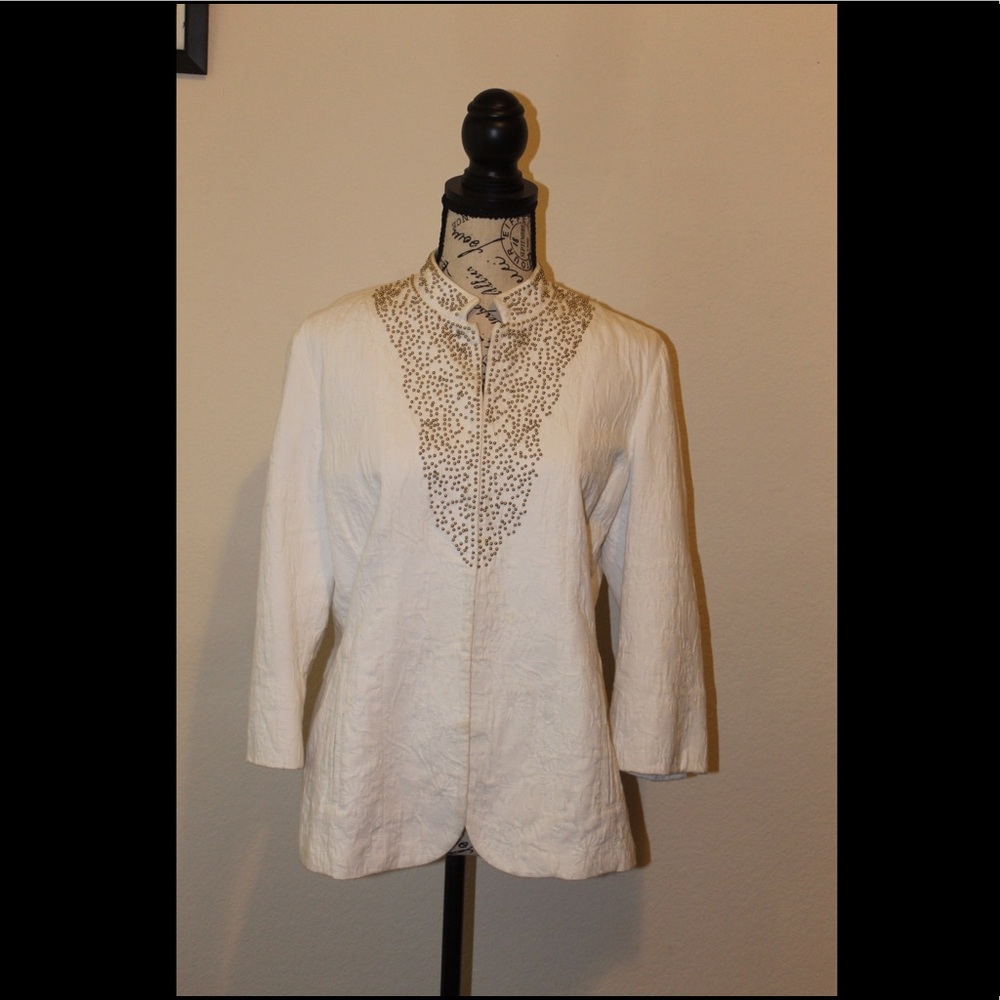 Chico’s White Gold Accents Blazer